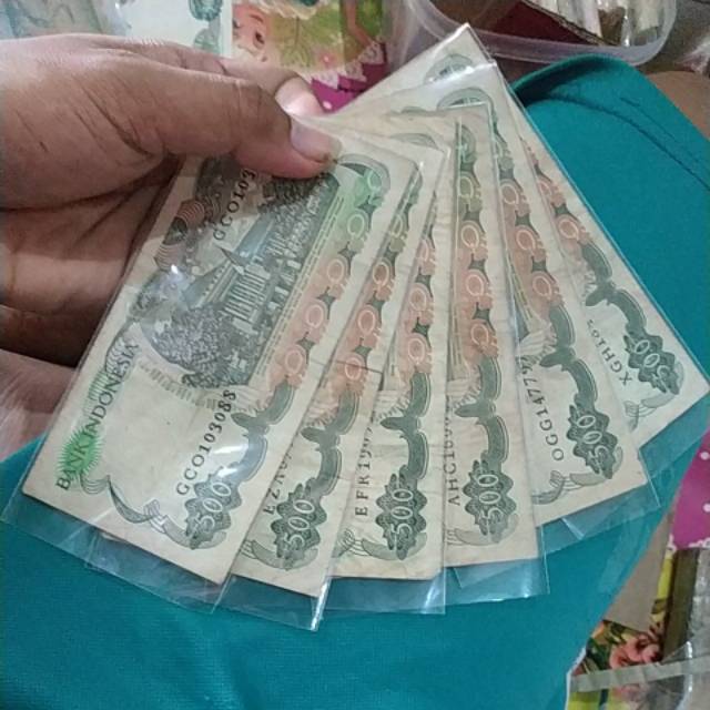 (Gress/Bekas) Uang kuno rp 500 bunga bangkai tahun 1982 500 rupiah bunga bangkai uang kuno rp.500