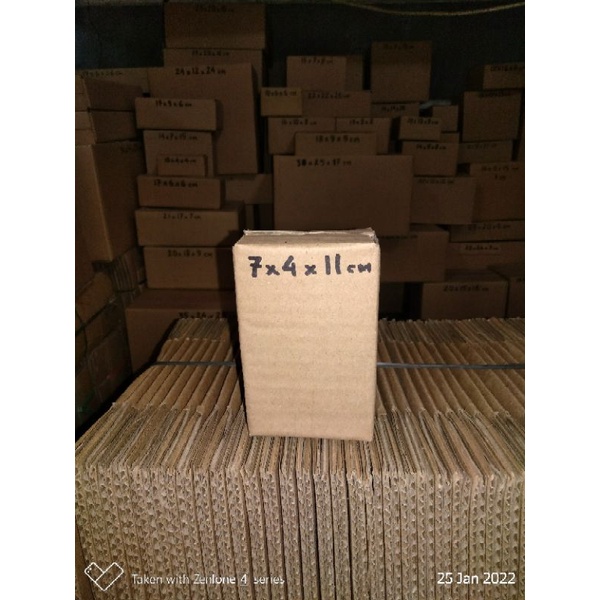 

Kardus 7x4x11 cm tebal baru polos luar dalam