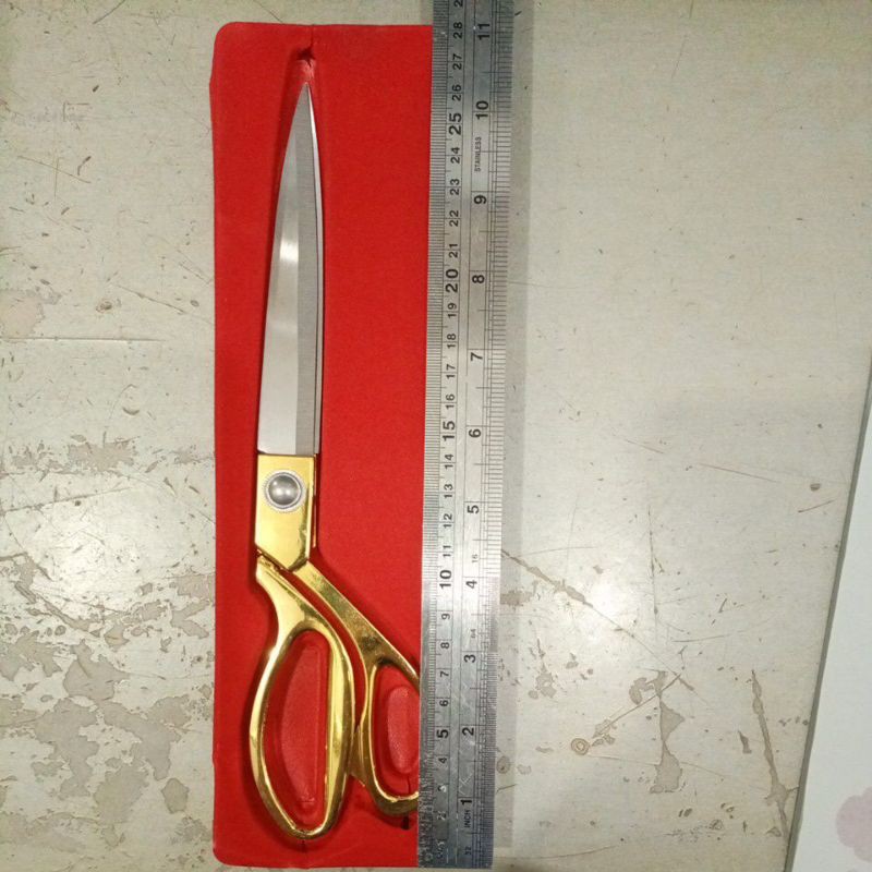 

Gunting kain n kulit