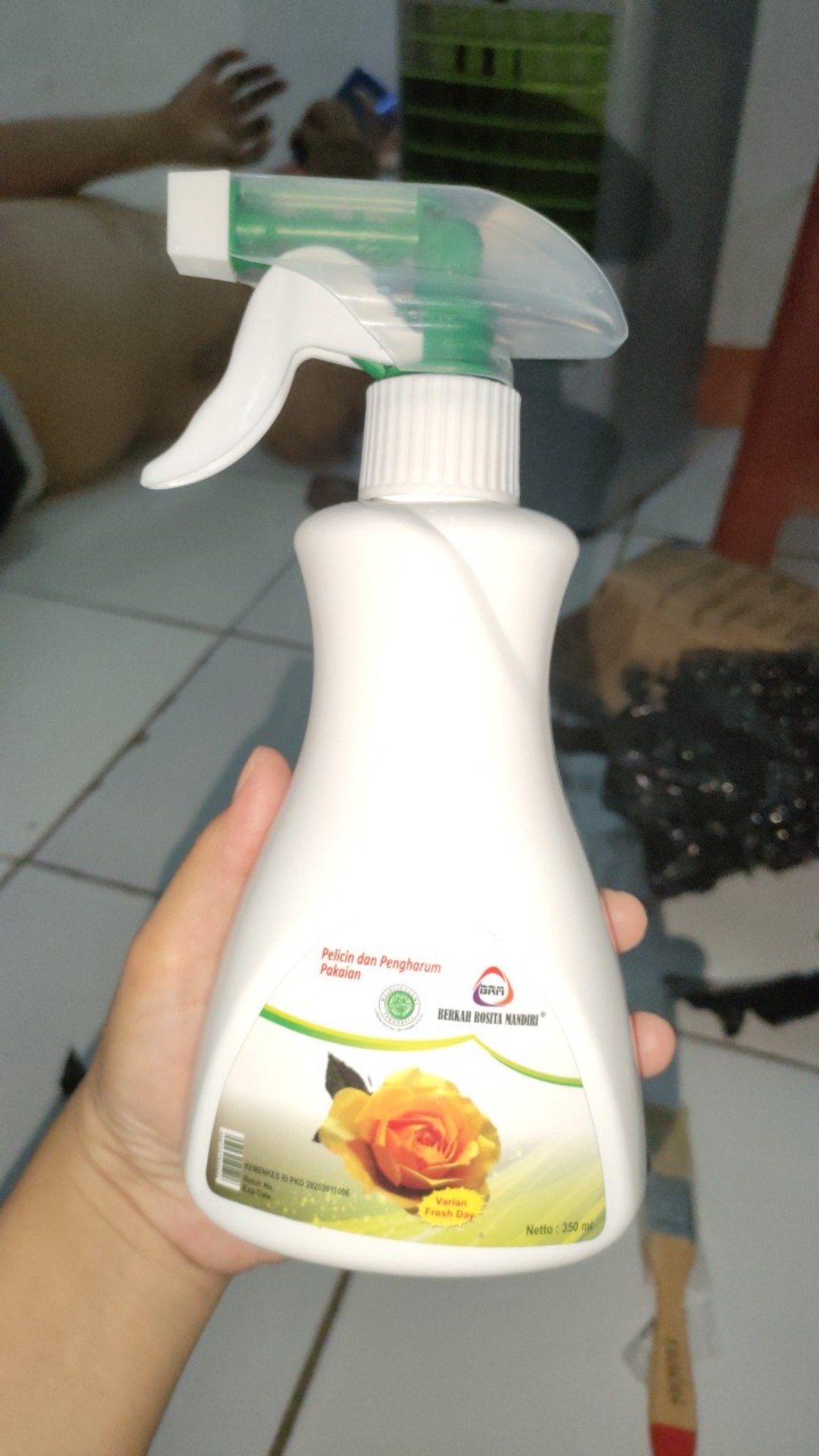 Pelicin Pakaian Berkah Rosita Mandiri Spray 350 Ml