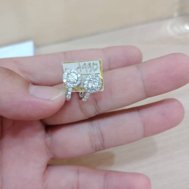 Anting jepit emas putih 750