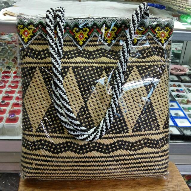 Tas rotan khas Kalimantan