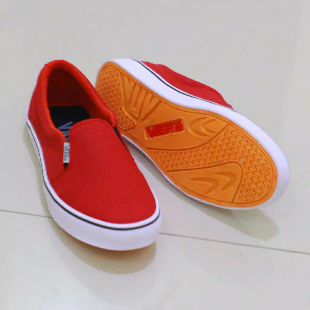 SEPATU VANS SLIP ON PRIA WANITA!!!