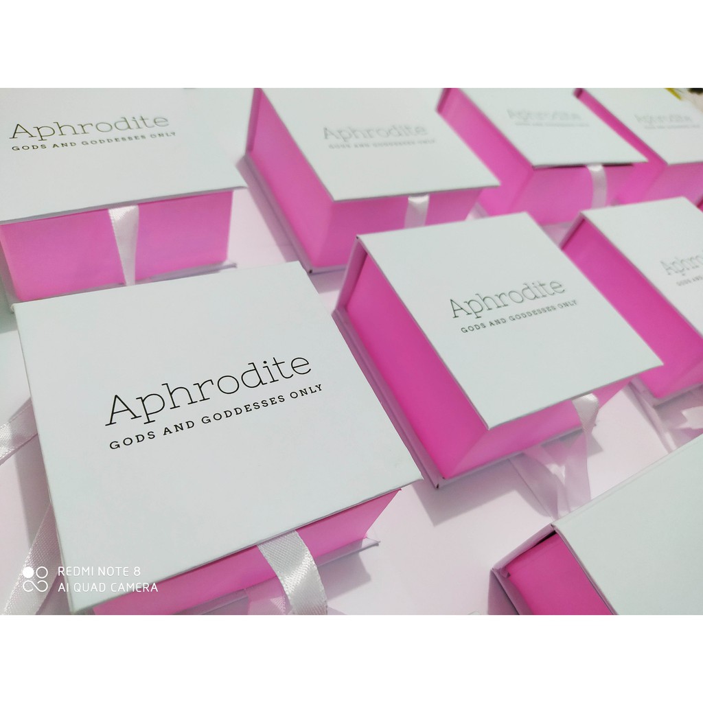 

gift box kotak kado bridesmaid bisa custom logo dan tulisan utk asesoris, souvenirl||ukuran 9x9x4cm