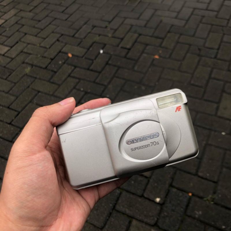 Olympus superzoom 70g kamera analog pocket point and shoot