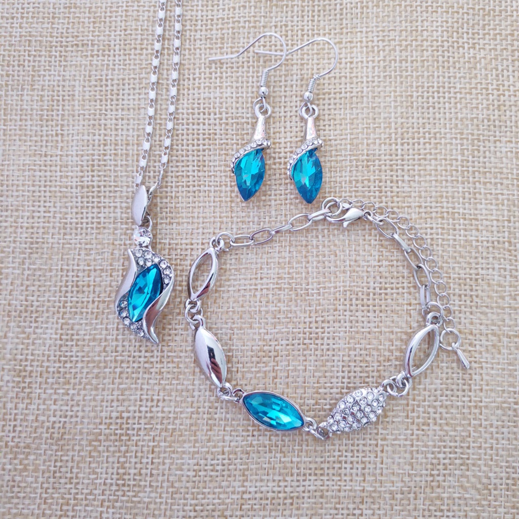 Hu Hu Hu Hu Hu Alat Bantu Pasang Kacamata♡ 1 Set Kalung Gelang Kristal Imitasi Bahan Alloy Untuk Wanita