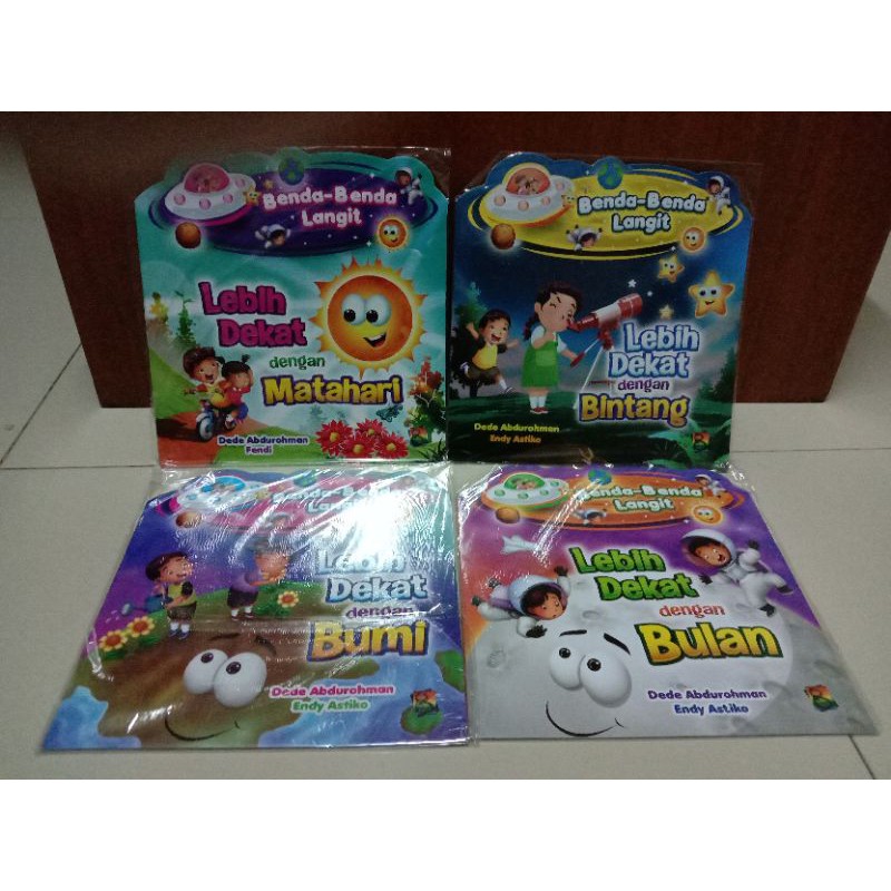 lebih dekat dengan bulan lebih dekat dengan matahari lebih dekat dengan bintang