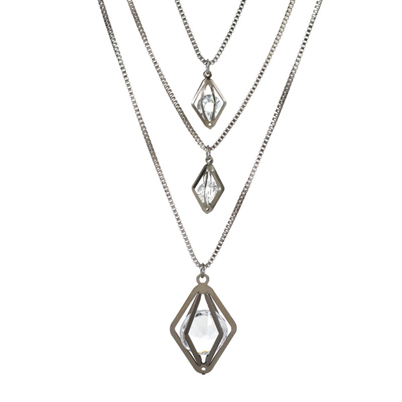 Set Kalung Choker Rantai Multilayer Liontin Hati Rumbai Panjang Warna Emas Gaya Punk Untuk Wanita Charms