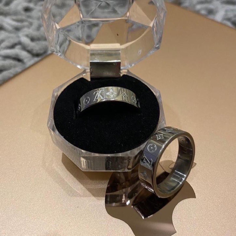 Cincin Titanium Branded GUCCI/LV RING (WITH BOX)