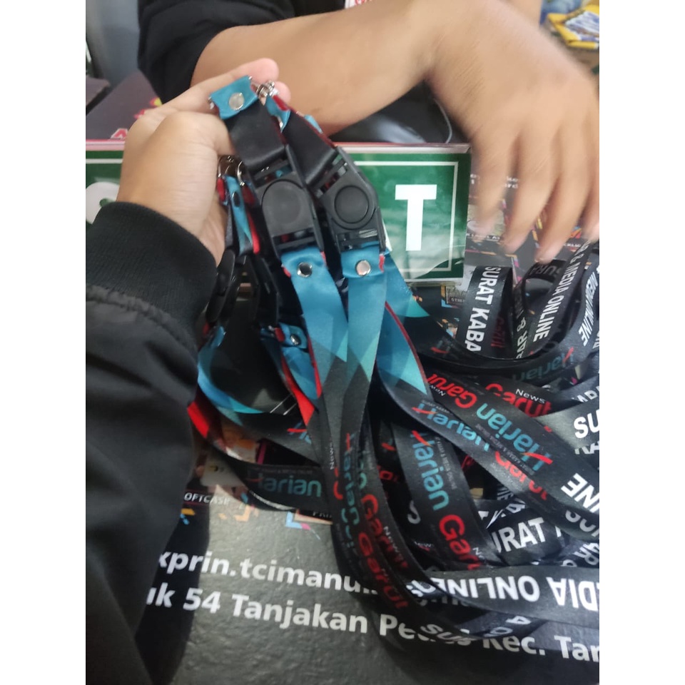 

Lanyard Costum
