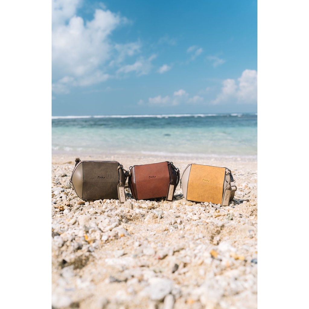 Sling Bag Flicka Kode DD 20 (Free Dust Bag)