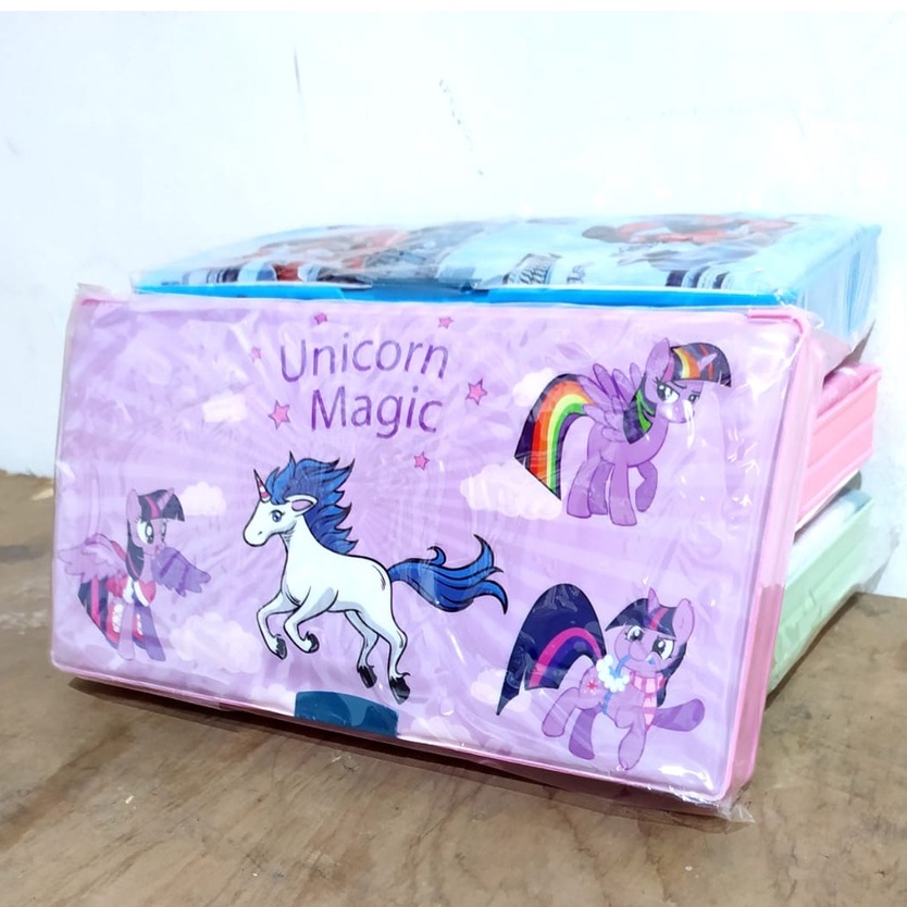 

Tempat Pensil Magnet Dua Sisi / Kotak Pensil Karakter Motif Kartun