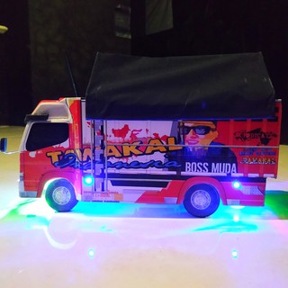 MINIATUR TRUK KAYU TAWAKAL V 1 ADA TERPAL DAN LAMPU 