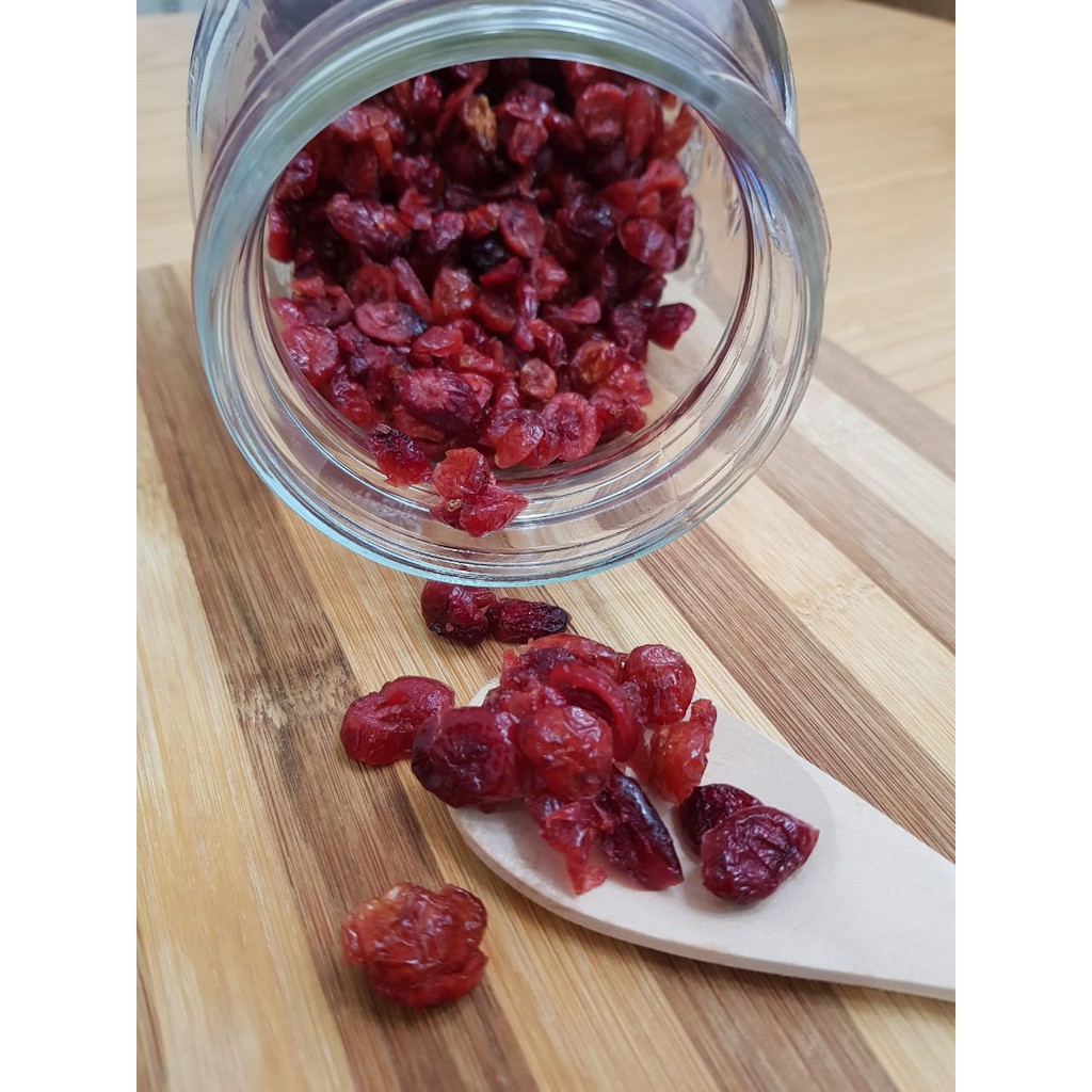 

Cranberry Merah Kering 100 gr / Dried cranberry / Kranberi Kismis Merah