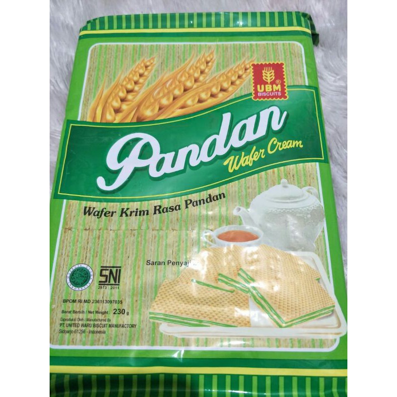 

UBM wafer cream aneka rasa durian panda coklat strowbery 230gr camilan jajan murah halal