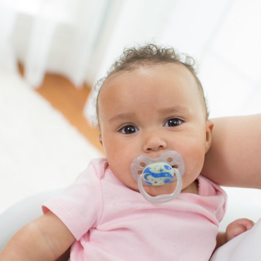 Dr Brown's - Advantage Glow in the Dark Soother BLUE