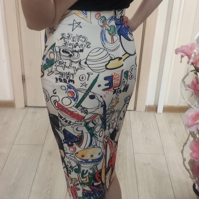 

Rok Pensil dengan desain Kartun