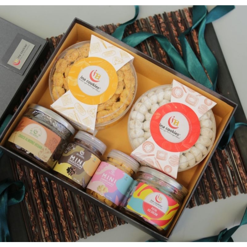 HAMPERS INA COOKIES/HAMPERS J&C COOKIES / HAMPERS LEBARAN / PARCEL LEBARAN / PARCEL INA COOKIES