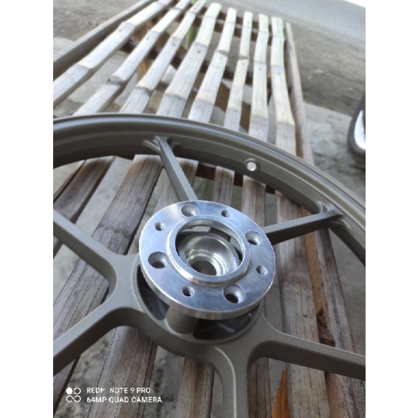 plendes/dudukan cakram piringan baut 4 yamaha