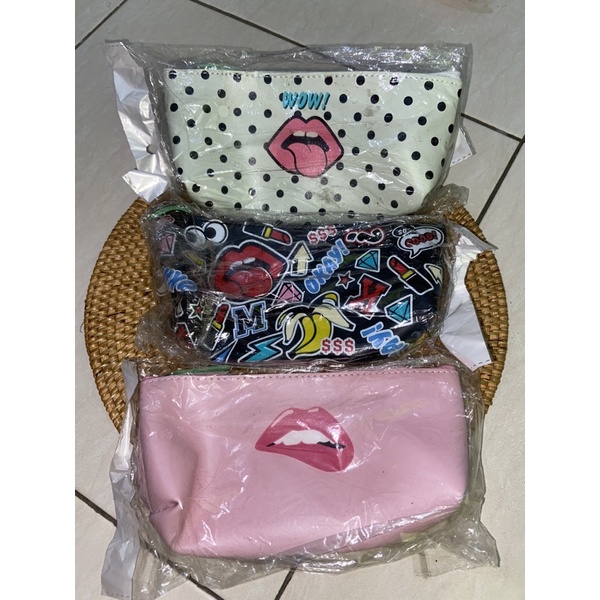 

KOTAK PENSIL MOTIF FUNKY