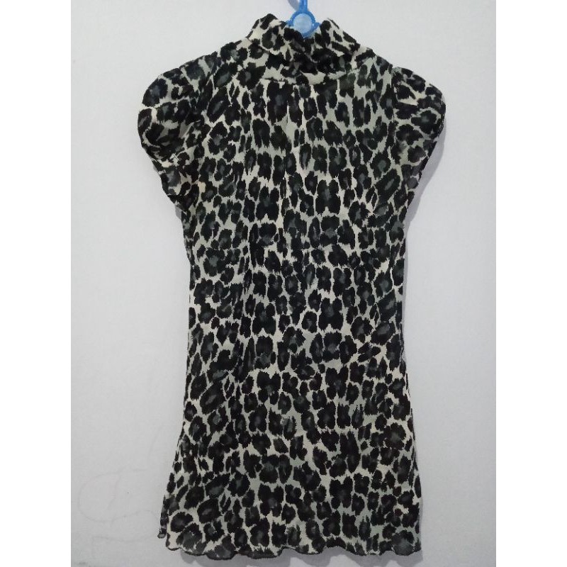 preloved t shirt zara leopard