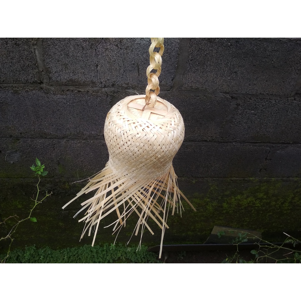 Tempat lampu kap lampu bambu rumbai sedang anyaman