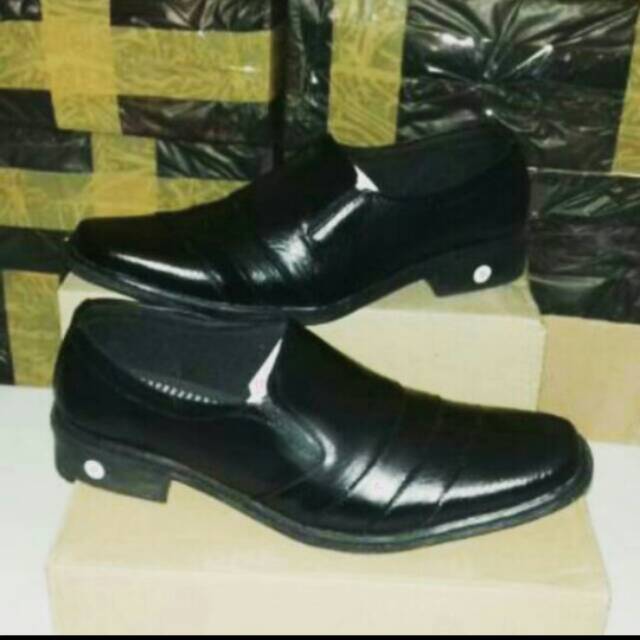 sepatu fantofel fantovel fantopel pantofel pantovel pantopel vantopel vantofel vantovel  pria murah