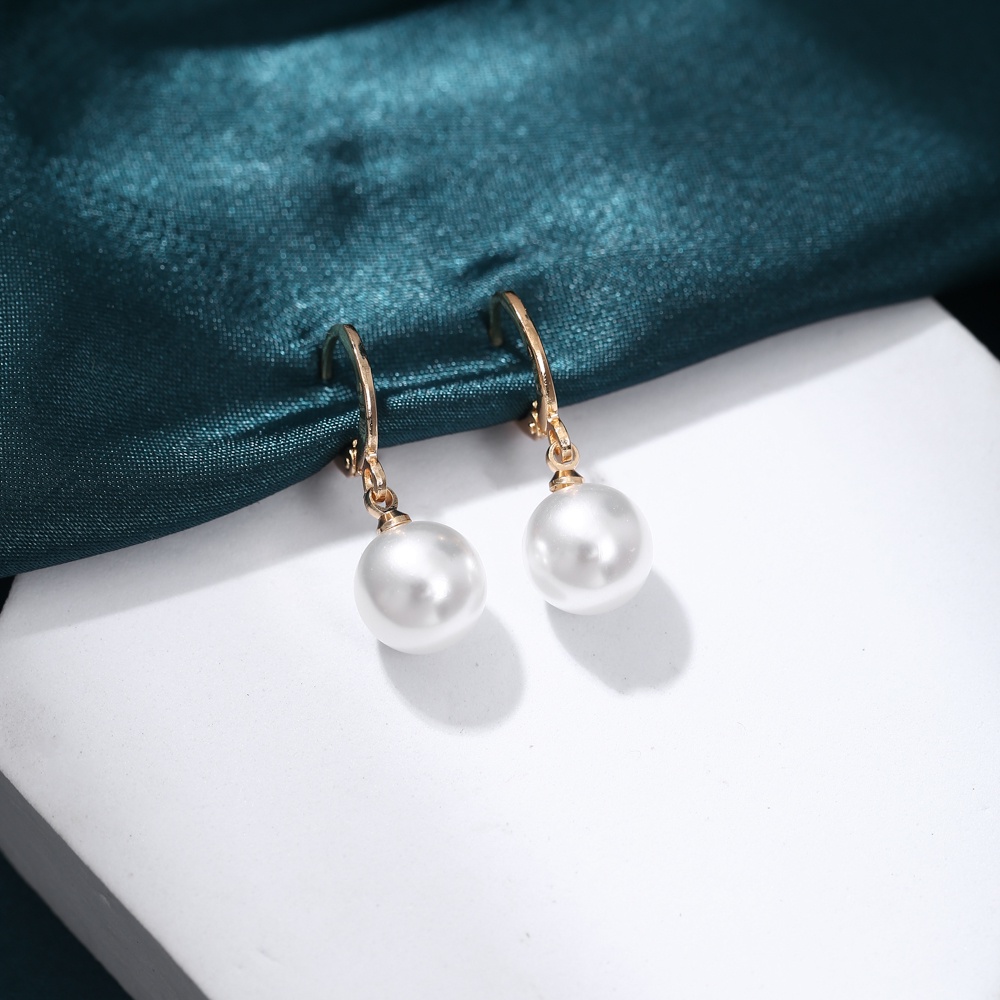 D.G.C✨COD✅Anting Wanita Mutiara Putih Fashion Earrings Korea Premium Sederhana Aksesoris Anting  Perhiasan Murah D133