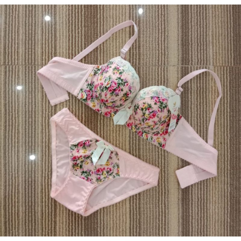 Setelan Bra dan CD impor cantik berkualitas harga terjangkau size 32 - 36 Remaja - Dewasa