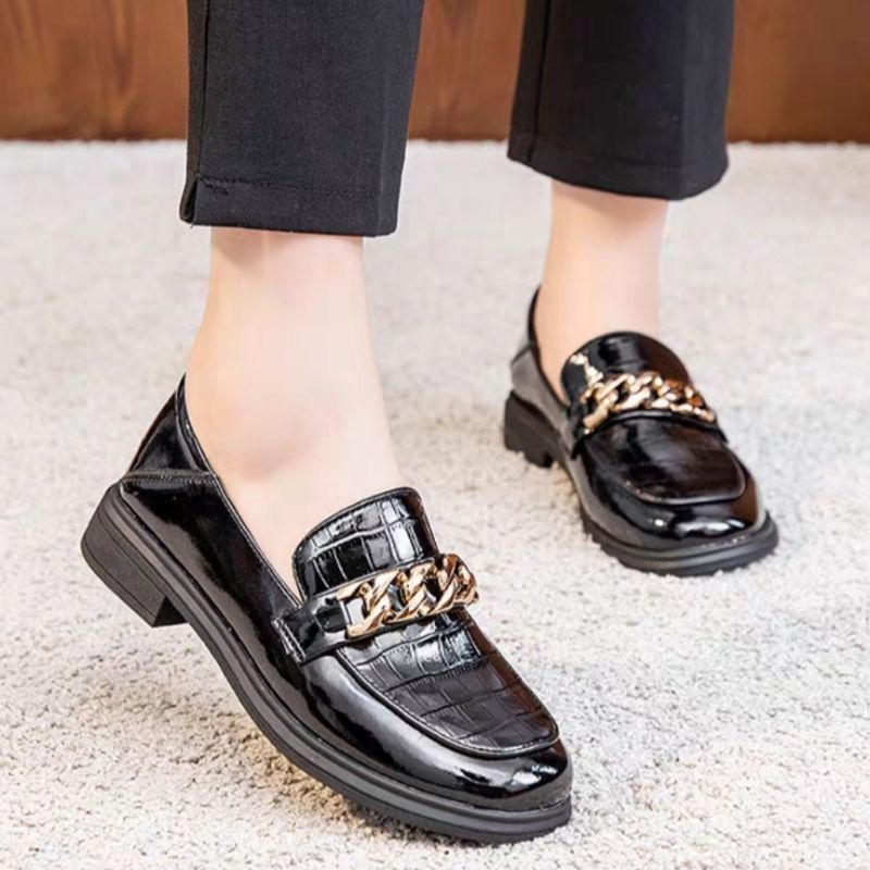 Sepatu Docmart Wanita Premium Keisya Terbaru / Sepatu Loafers Wanita Hitam Kasual Kekinian 530 / Sepatu Rantai Gold JESSY 09 / Bisa Cod