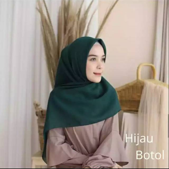 Hijab Segi Empat Polos Bella Square.jilbab muslim bela. kerudung murah.Jilbab Bella kerudung terbaru-HIJAU BOTOL