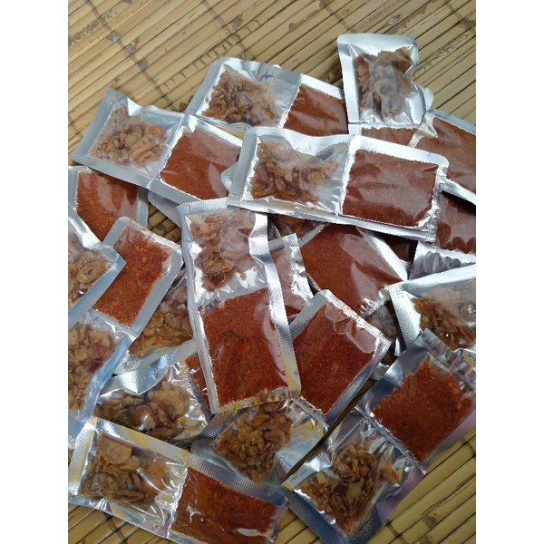 

Bawang goreng dan cabe bubuk asli