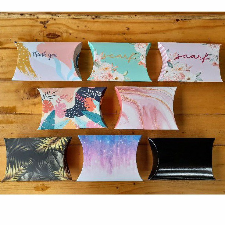 

PILLOW BOX SCARF HIJAB SIZE M |BOX HAMPERS | SOUVENIR | GIFT BOX