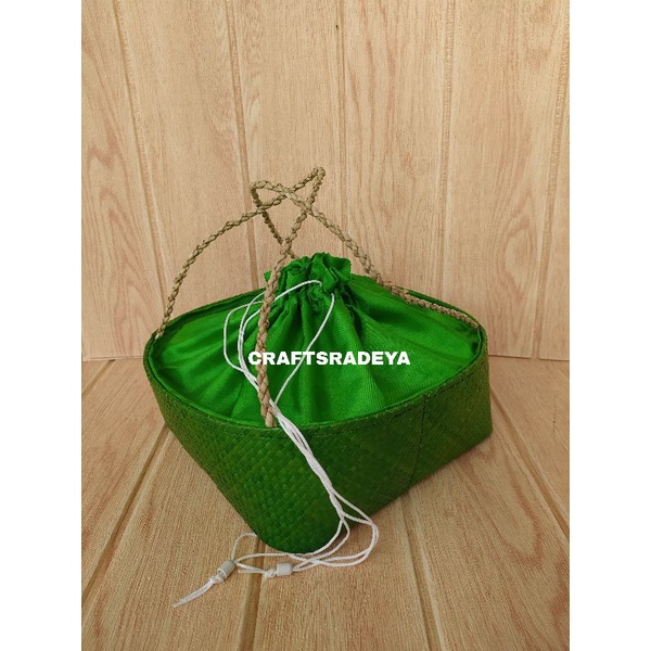 

KOTAK ANYAMAN PANDAN SIZE L WARNA // KERANJANG HAMPERS TERMURAH