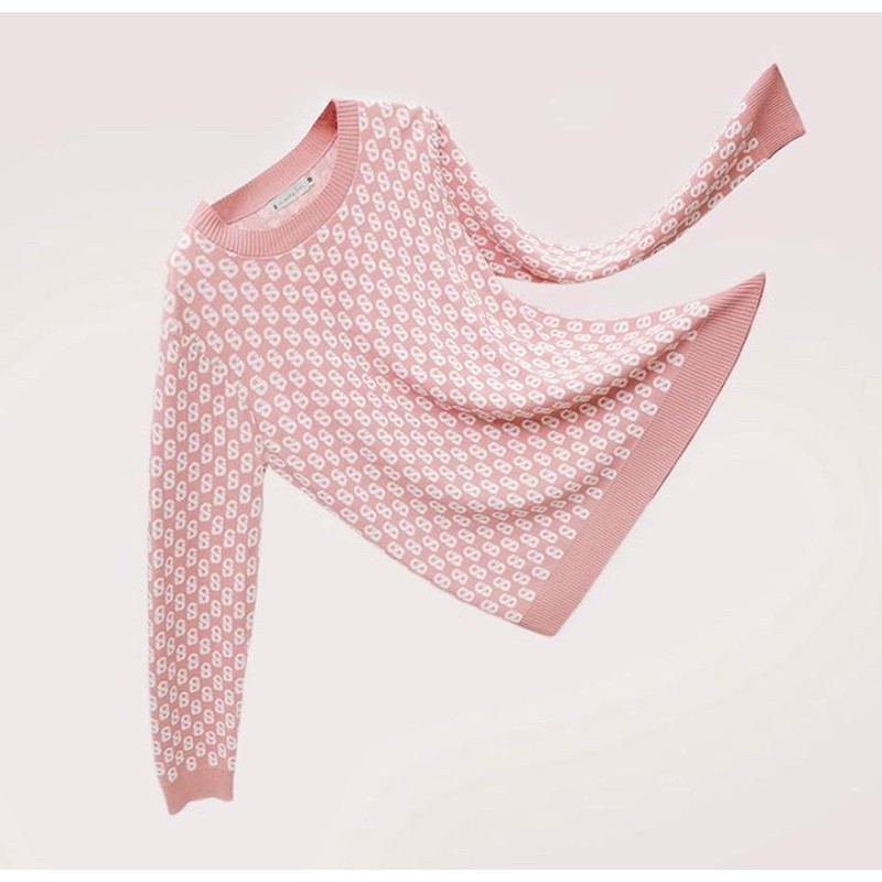 Booked an. Ayu . Sweetshirt Pink Size L . Benang jarum.