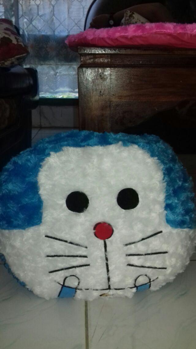 Bantal Doraemon