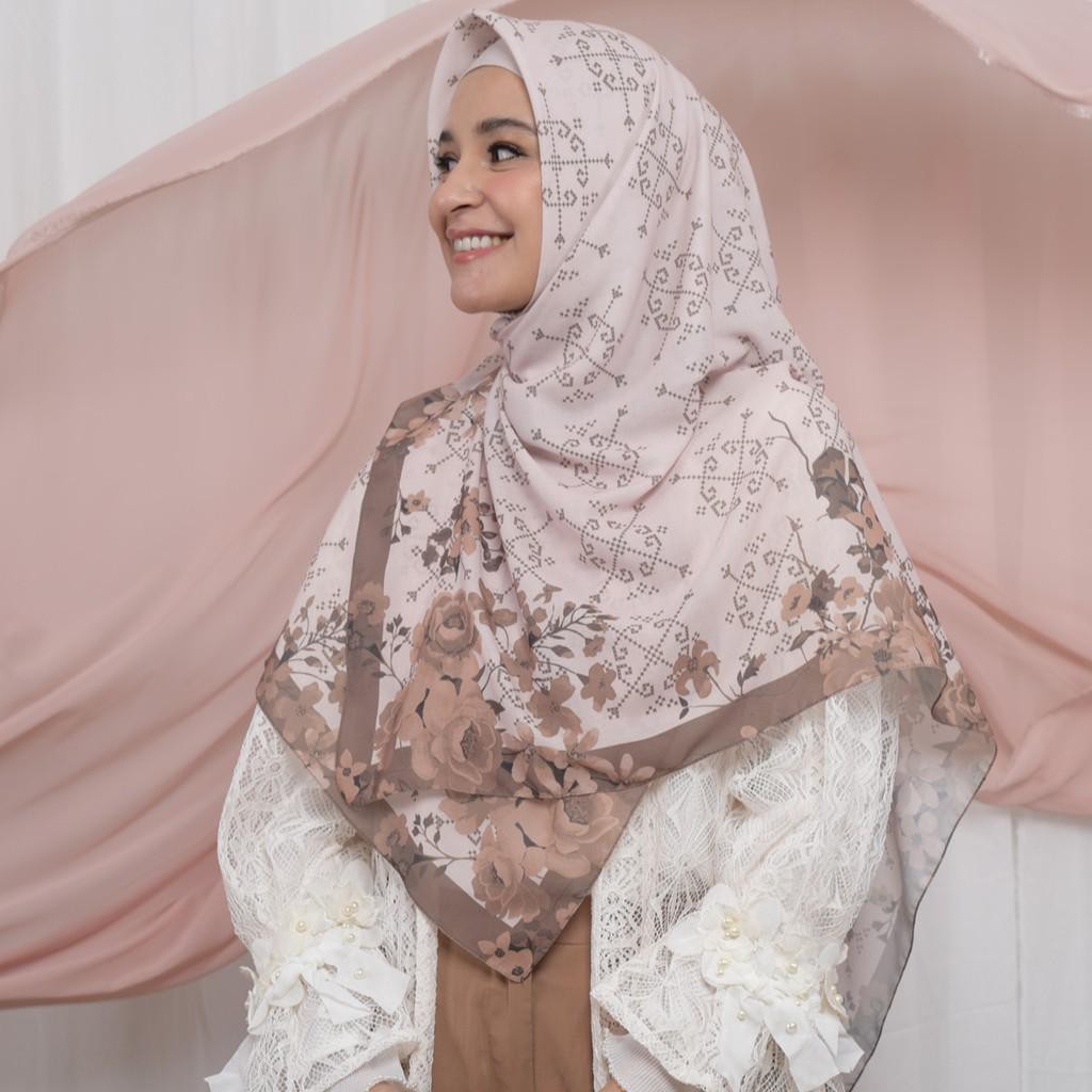 Shireen Sungkar SS161 Social Scarf