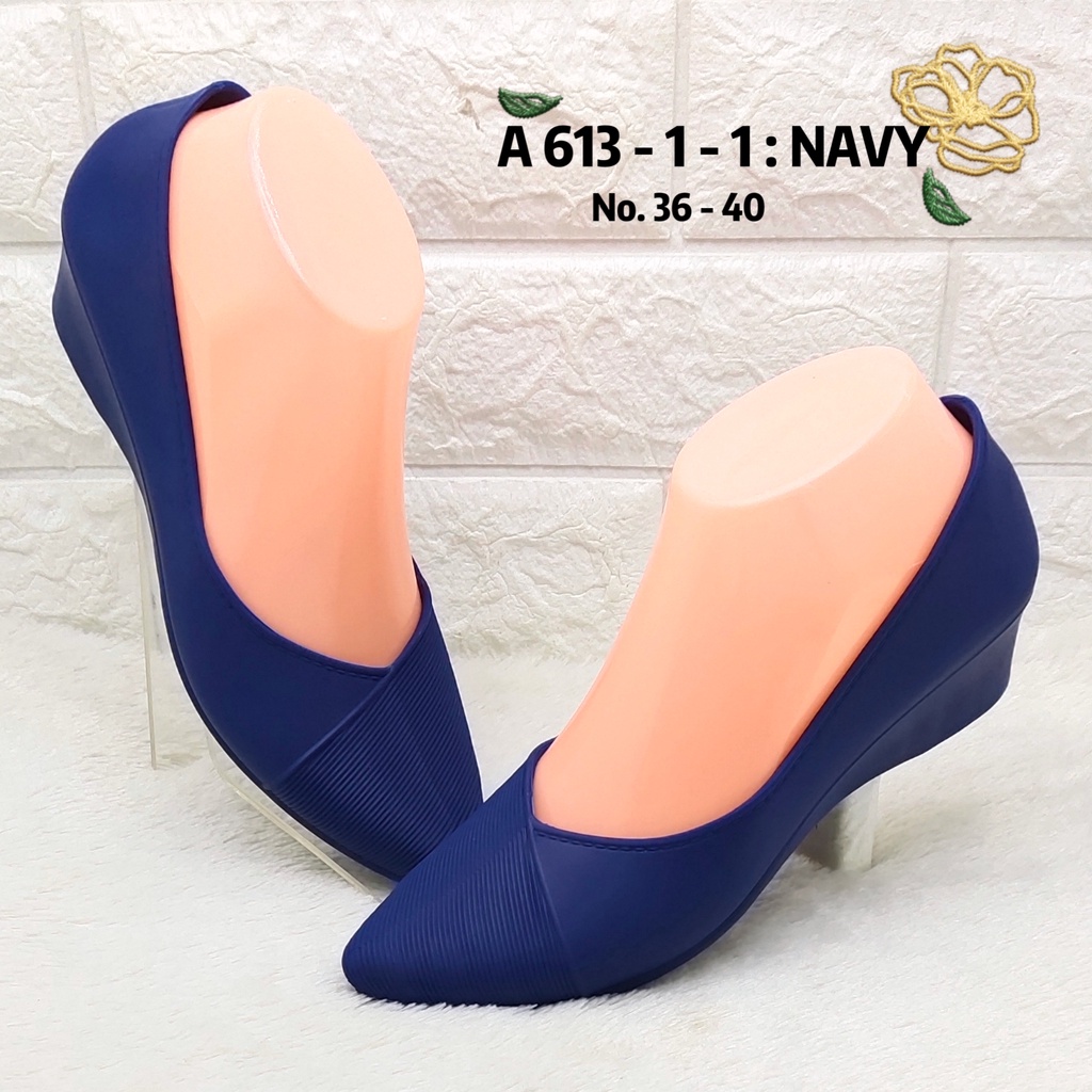 Sepatu Kerja Kantor Wanita A 613 1 1 Sepatu Jelly Perempuan Anti Air SDLWW-Navy
