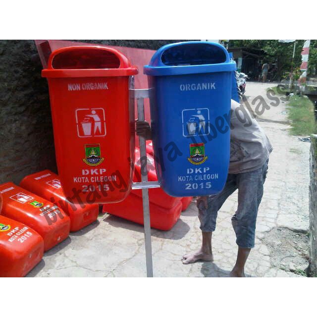 tong sampah 2pila,tempat sampah dua biji,tong sampah untuk tempat wisata