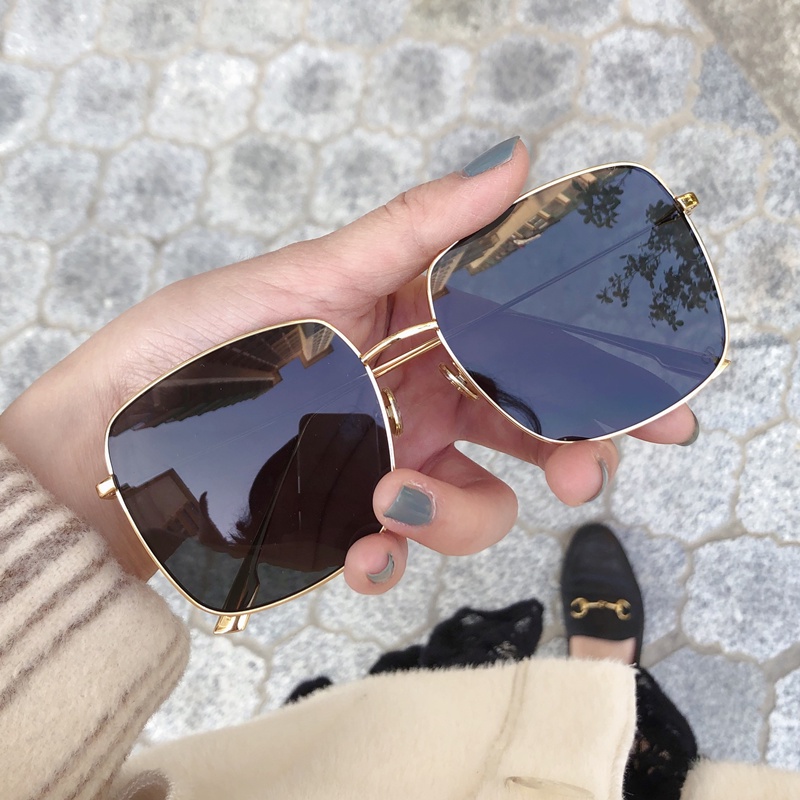 We Flower Chic Retro Emas Logam Persegi Over Sized Sunglasses Untuk Wanita Pria Elegan Perlindungan UV400 Kacamata Matahari Luar Ruangan Fashion Anti Radiasi Eyewear