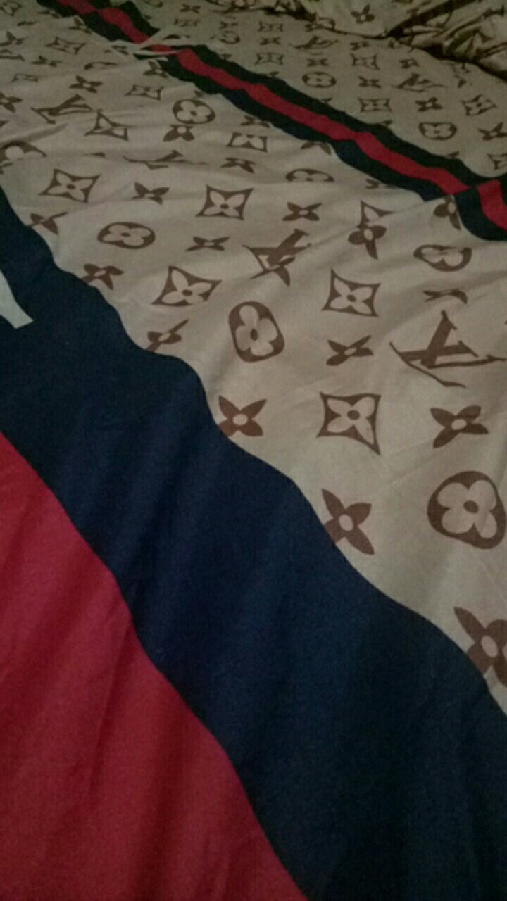 Sprei Lady Rose Uk. King (180x200) Dan Uk. Queen (160x200) Motif Louise, Gisel, Aurel Dan Gc