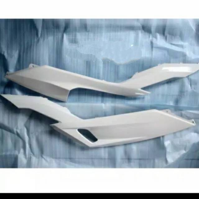 Original cover dek bawah samping Vario 150