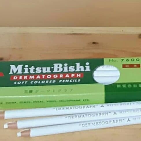 

Pensil kaca dermatograph MITSU-BISHI Putih