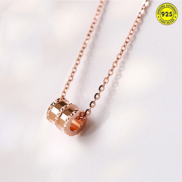 Kalung Rantai Dengan Liontin Silinder Kecil Untuk Wanita