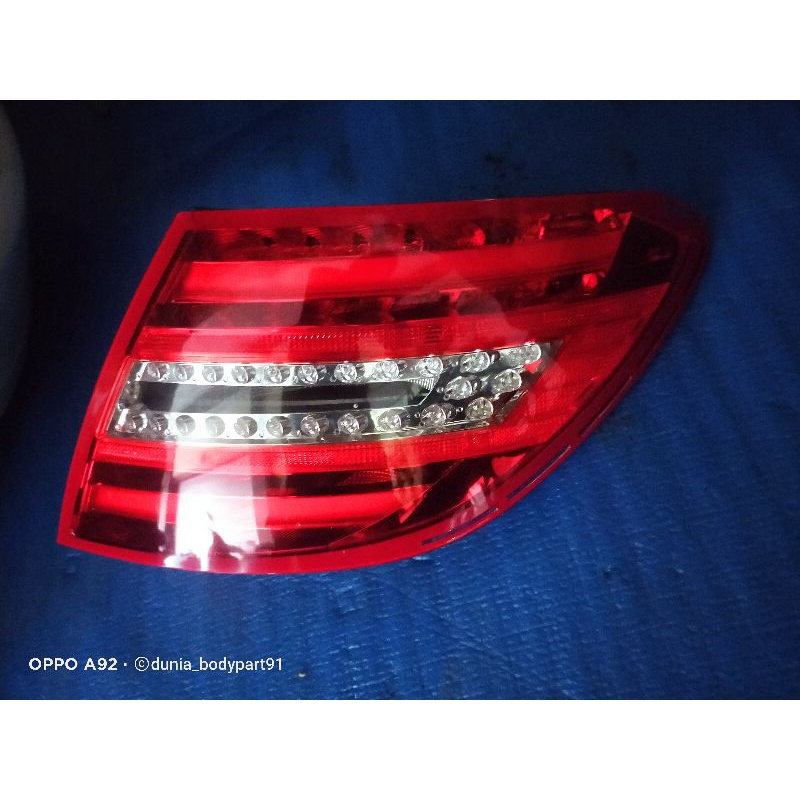 stoplamp/lampu belakang mercy C-Class W204 facelift kanan original