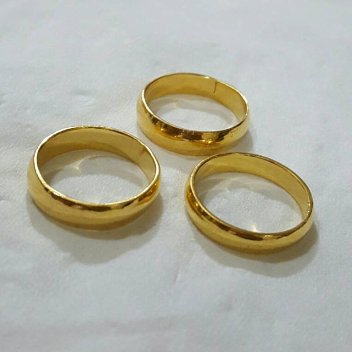 couple-cincin- cincin polos kawin couple lapis emas asli -cincin-couple.
