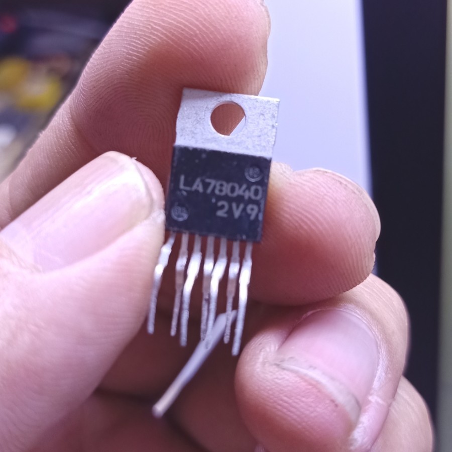 IC vertikal la78040 tv tabung la 78040 ori original