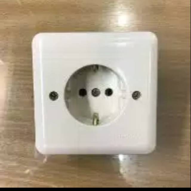 Stop kontak broco/colokan tembok broco/stop kontak arde broco