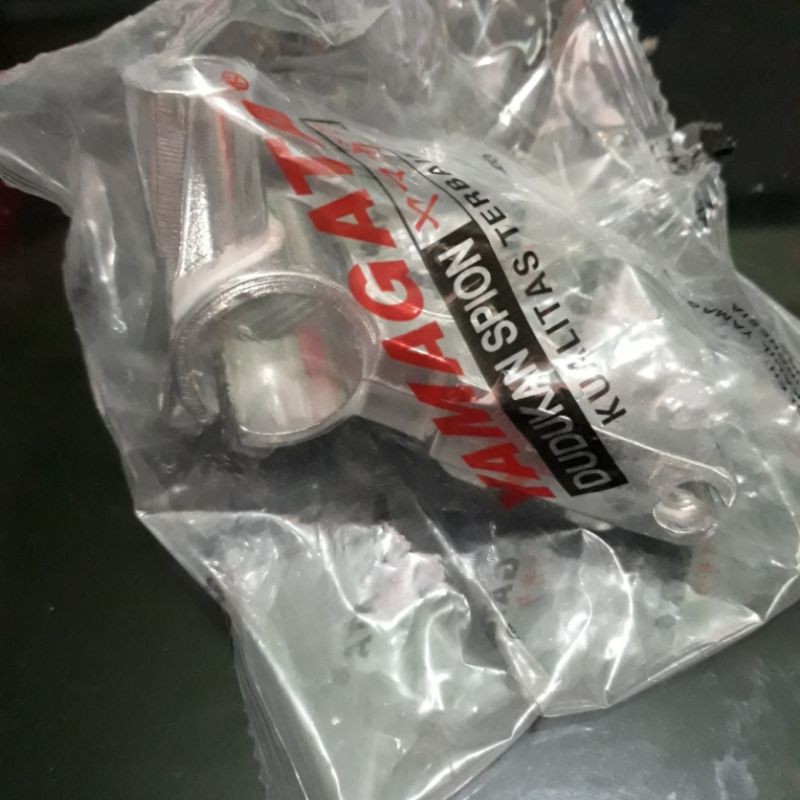 Dudukan spion kiri Mio