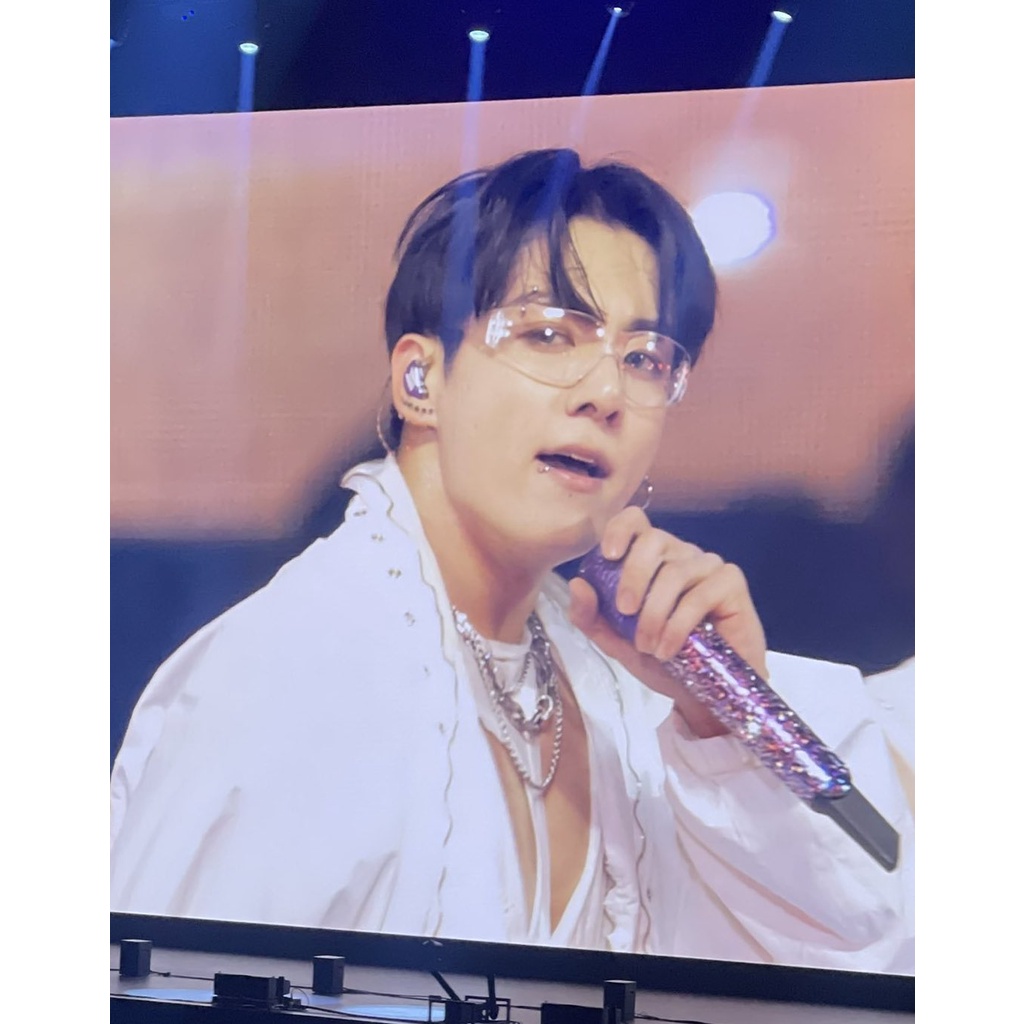 BTS Jungkook Konser Concert PTD Permission to Dance LA Transparent Transparan Glasses Kacamata